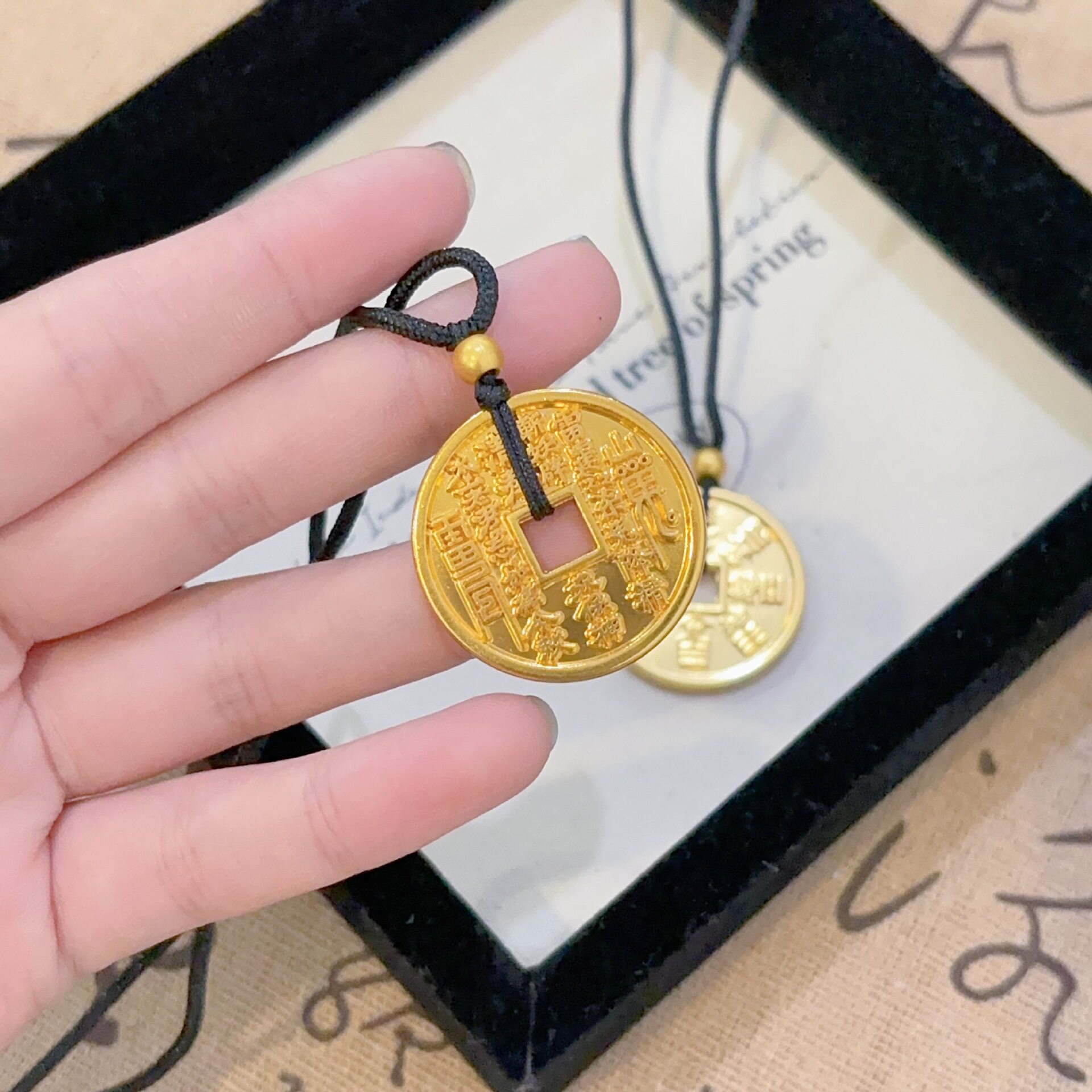 沙金传承古法山鬼花钱吊坠