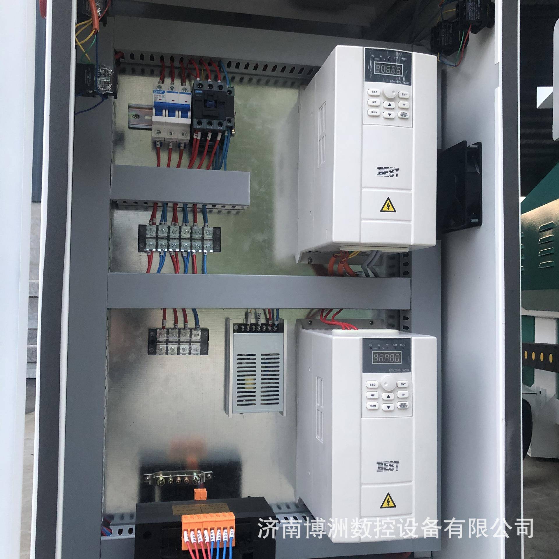 济南木工雕机AUY五多头数控轴圆柱批量刻家柱具腿桌子腿楼梯雕刻