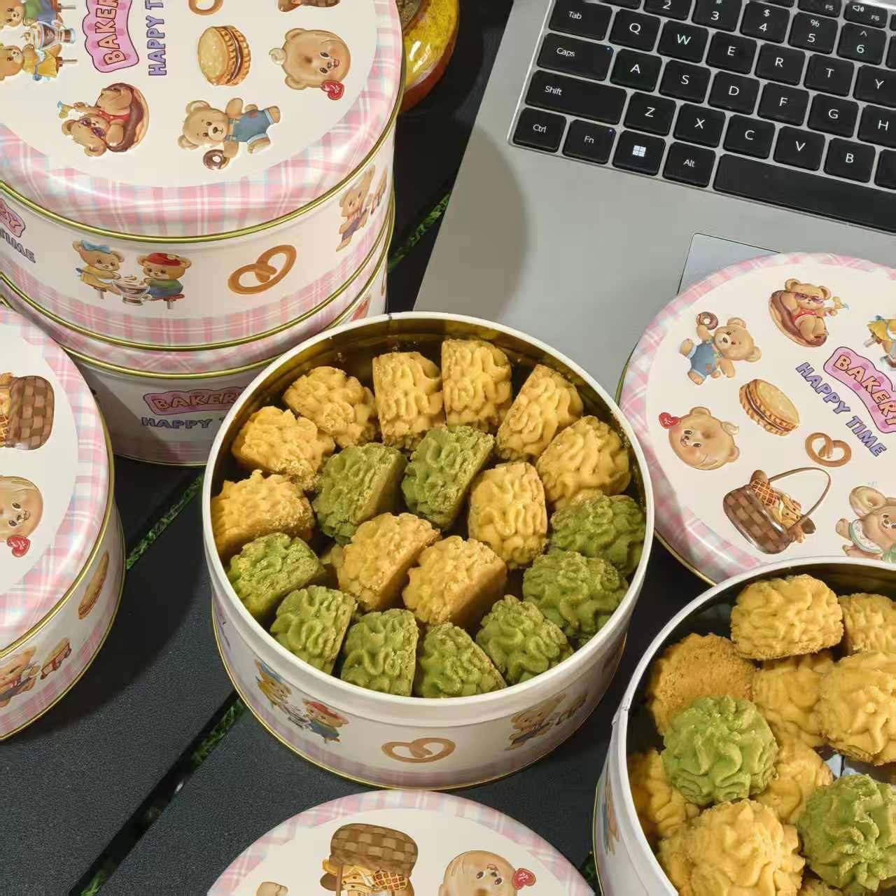 网红小花曲奇饼干铁盒黄油多味混搭零食礼盒装冰淇淋饼干伴手礼