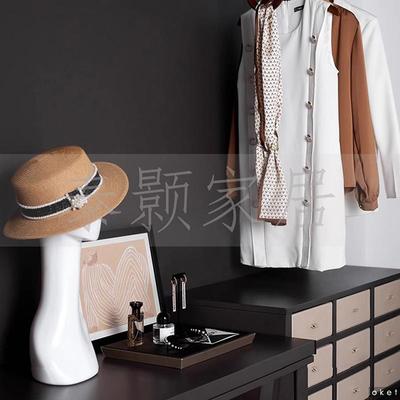 现间代简约样板装衣帽间梳妆台装服706饰女士服软装饰摆件