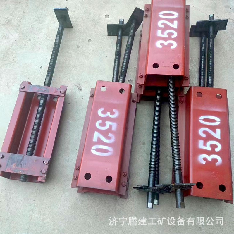 B1000输送机手动螺旋拉紧器