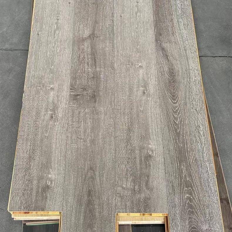 复木合实木松木灰色工地程酒板店学校新三335层实木地板直销