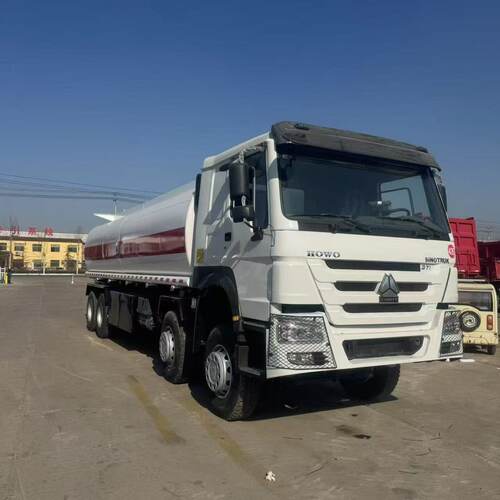 出口重汽豪沃6*4油罐车20立方容积8*4油罐车加油枪