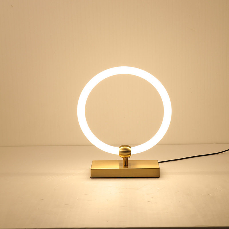 北欧台灯金色创意乔迁新居桌灯简约金属亚克力环装饰台灯Bed lamp