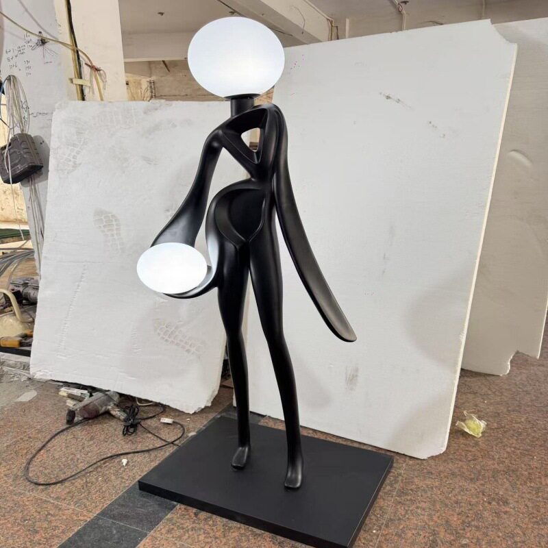 新款迎宾人物后现代落地灯人体雕塑带灯创意展厅艺术酒店大堂摆件