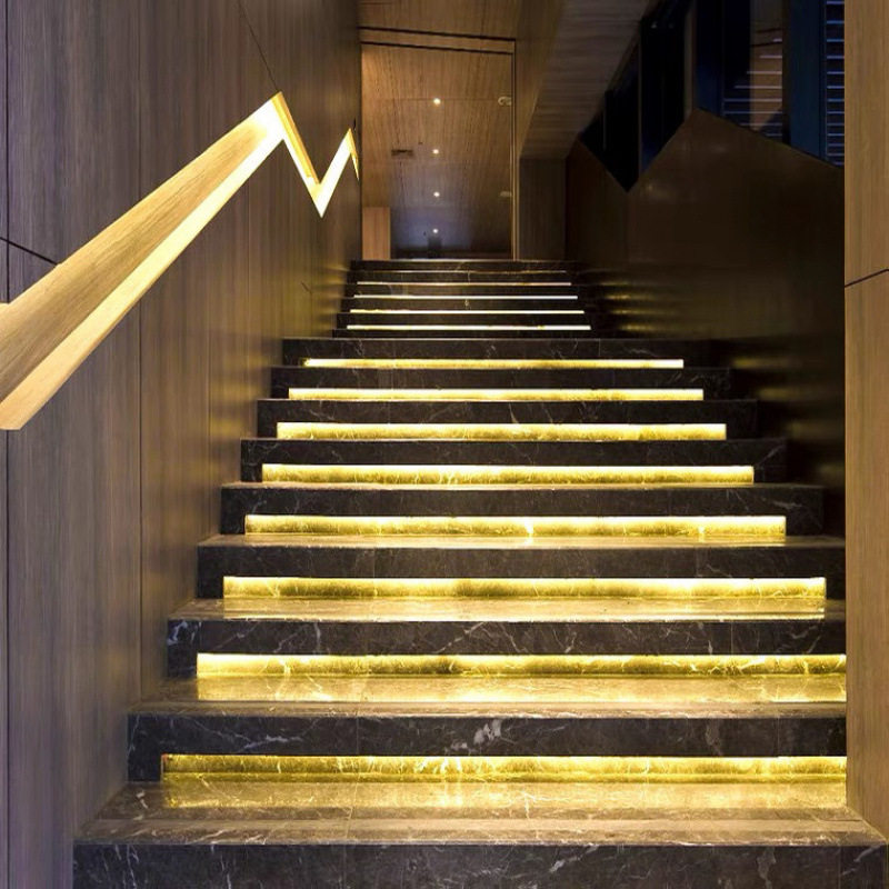 网红楼梯踏步感应追光跑马灯