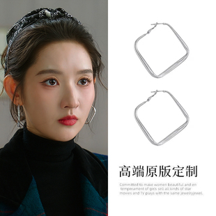 突然的喜欢王玉雯林欢儿同款方耳环金属质感气质百搭冷淡风耳饰
