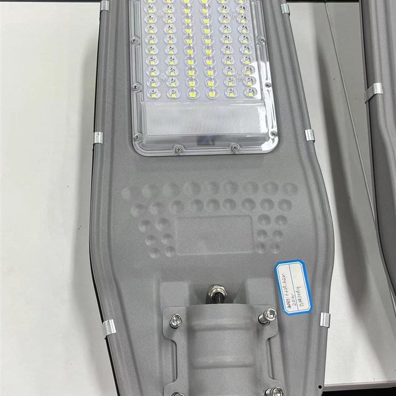 2024全新太阳能路灯东南亚泰国主导太阳能户外庭院灯室外农村道路