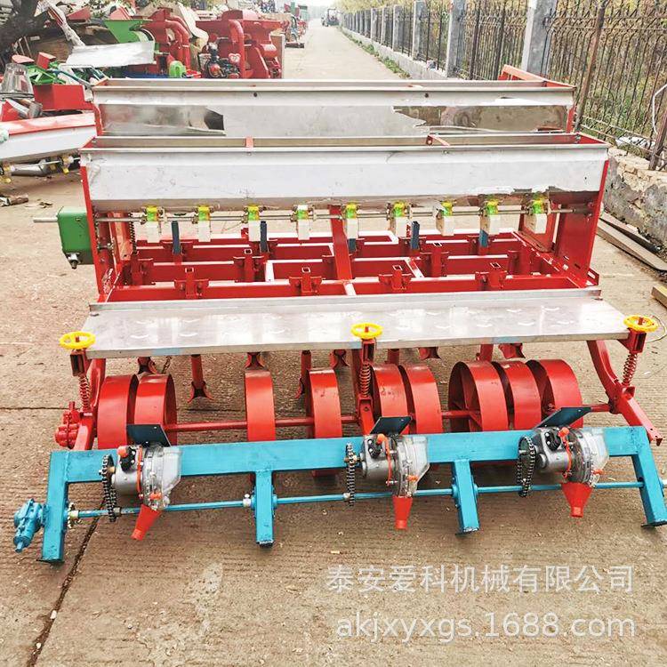 四轮车带条铺小麦小麦播稻种机农用旱播种新型小种植机麦12行小麦