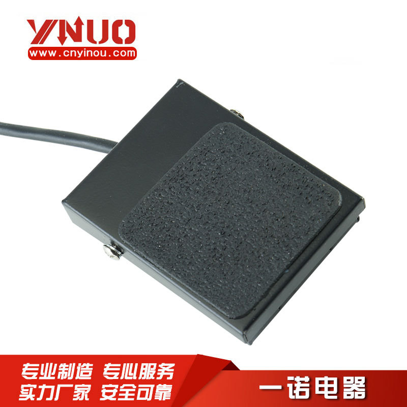 方形黑色脚踏自复位开关控制器