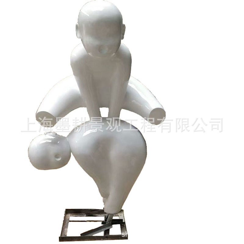 供应玻璃钢童趣抽象雕塑 儿童人物滚铁环雕塑 跳马斗鸡雕塑