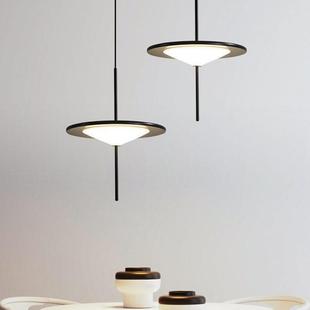 北欧设计师个性飞碟吊灯卧室床头灯现代简约客厅走廊餐厅吧台吊灯