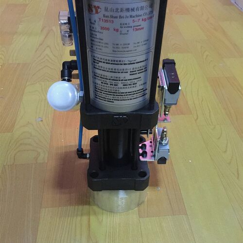 数控机床主轴北钜打刀缸 3.5T4.5T 汽液增压器加工中心松刀气动缸