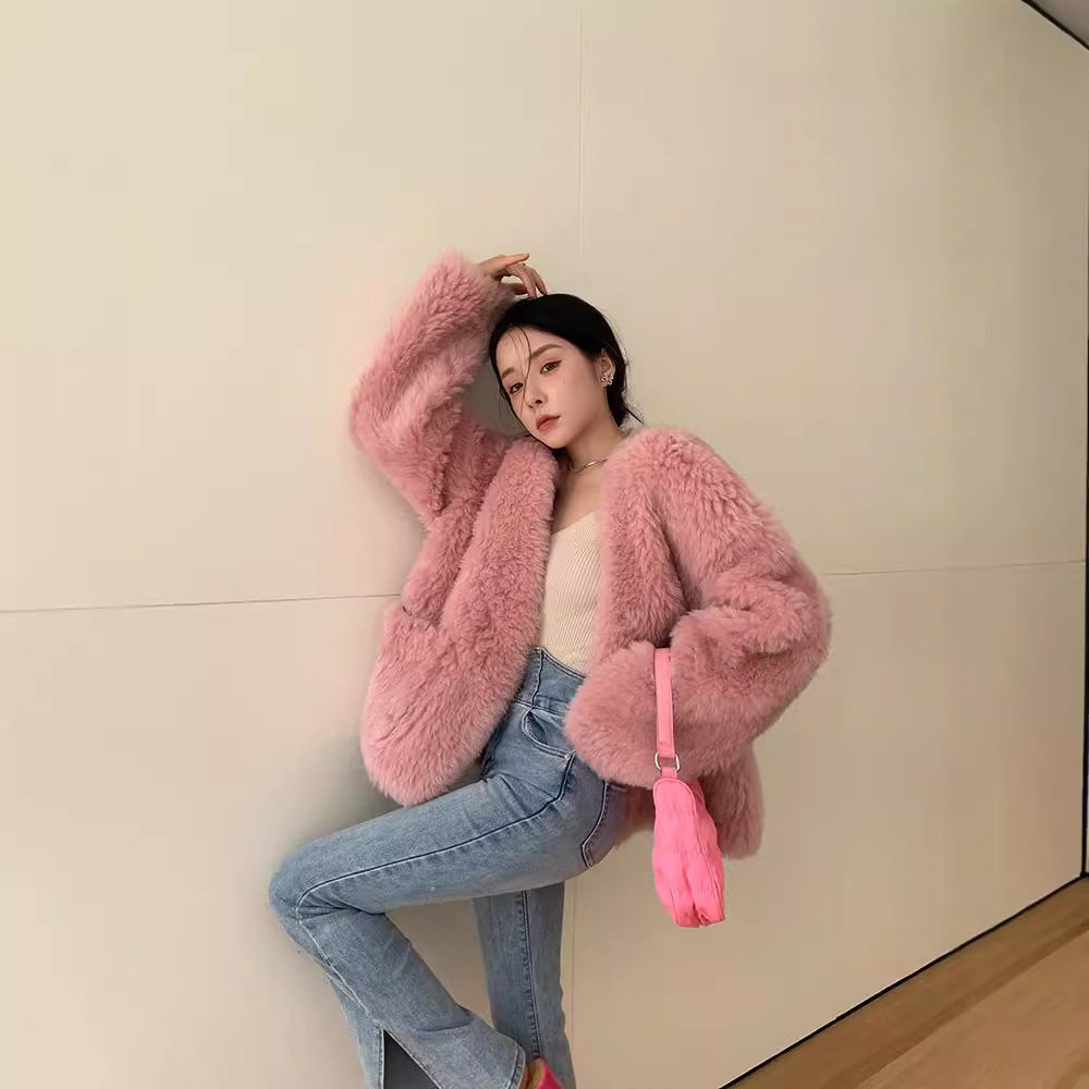 托斯卡纳25秋冬新款羊羔毛皮毛一体大衣羊剪绒V领短款皮草外套女,女装/女士精品,皮草,淘宝优惠券,粉丝福利购,淘宝优惠卷