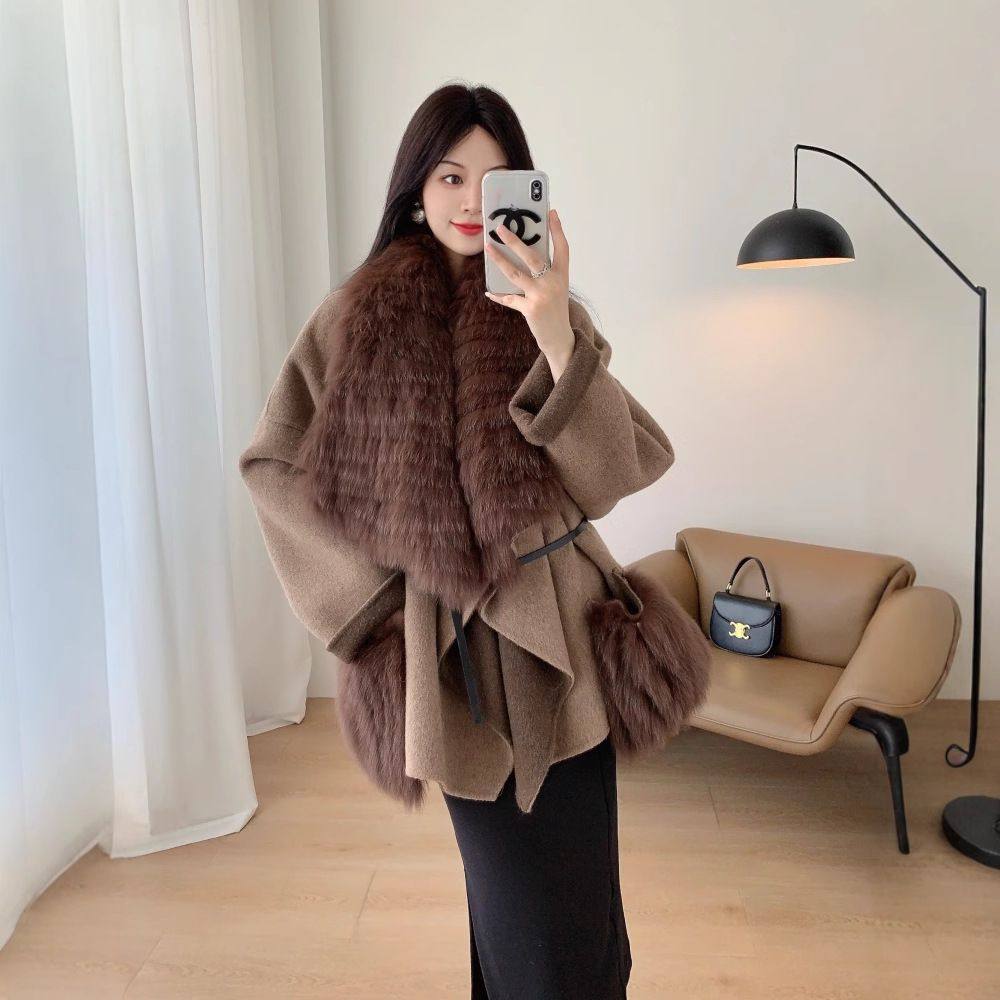 25秋冬新款双面羊绒大衣女撞色狐狸毛羊毛呢显瘦短款斗篷皮草外套,女装/女士精品,毛呢外套,淘宝优惠券,粉丝福利购,淘宝优惠卷
