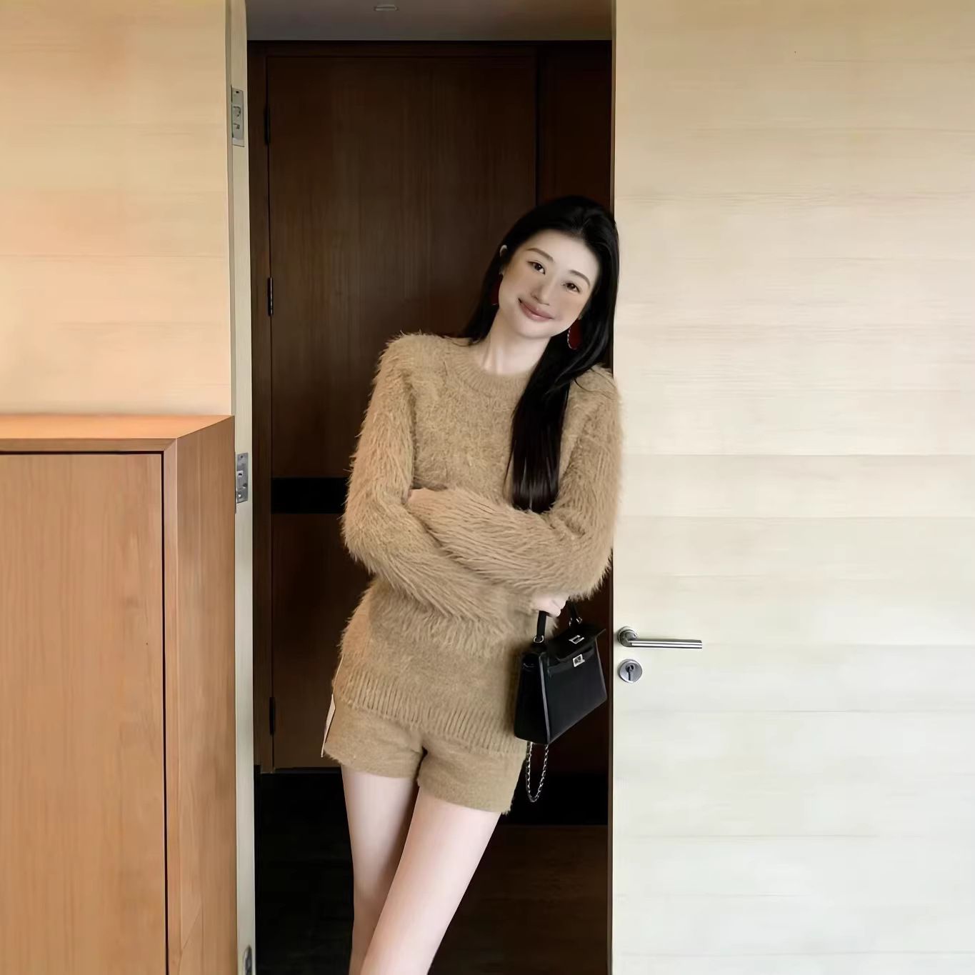 慵懒风仿水貂绒圆领毛衣女秋冬宽松遮肉显瘦韩系温柔风百搭针织衫
