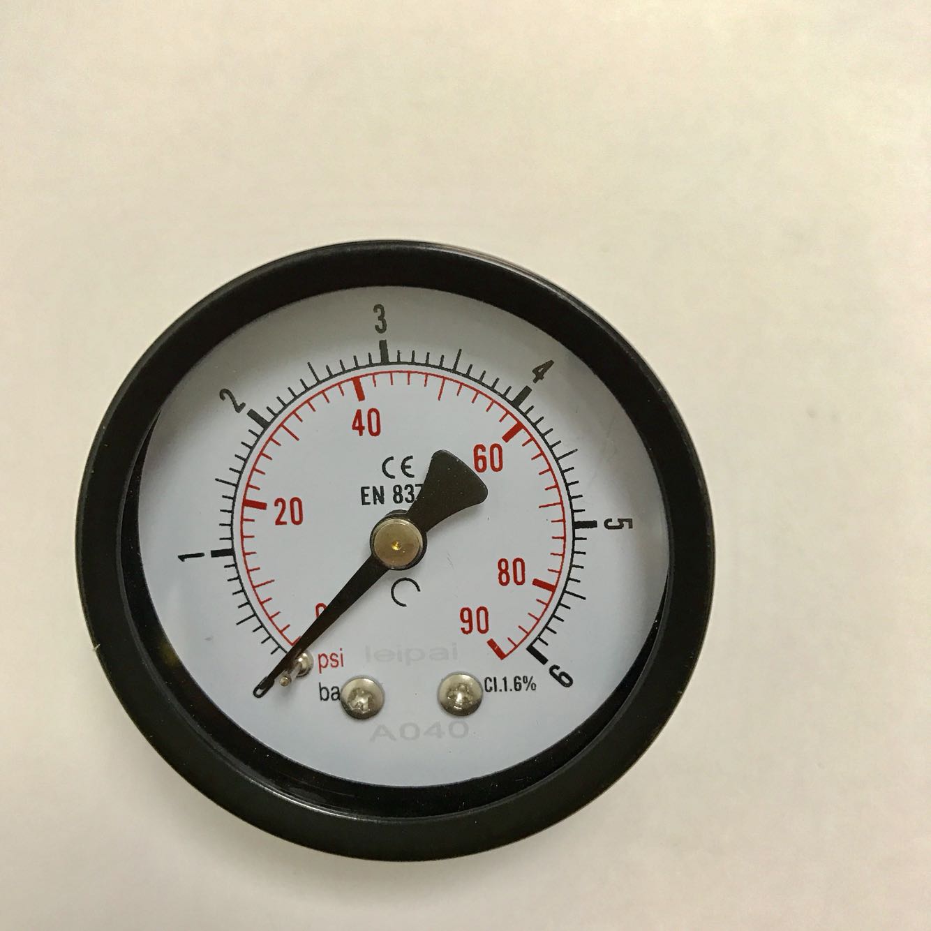 en 837-1 压力表轴向 50mm 0-6bar 90psi 螺纹pt1/8 y-50z 背接式