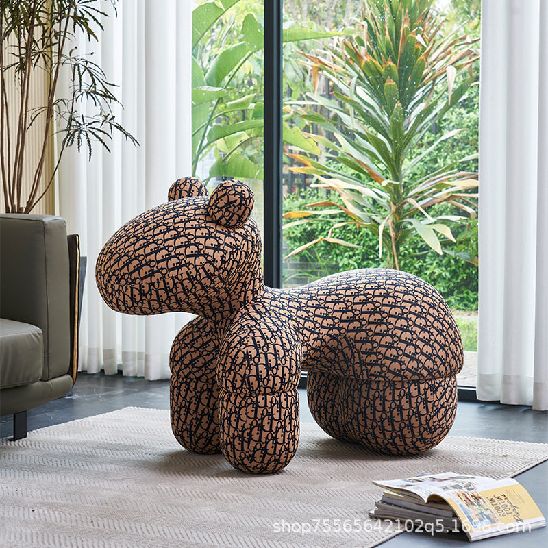 卡通可爱客厅卧室休闲摆件儿童大人动物凳创意玩具设计师小马椅