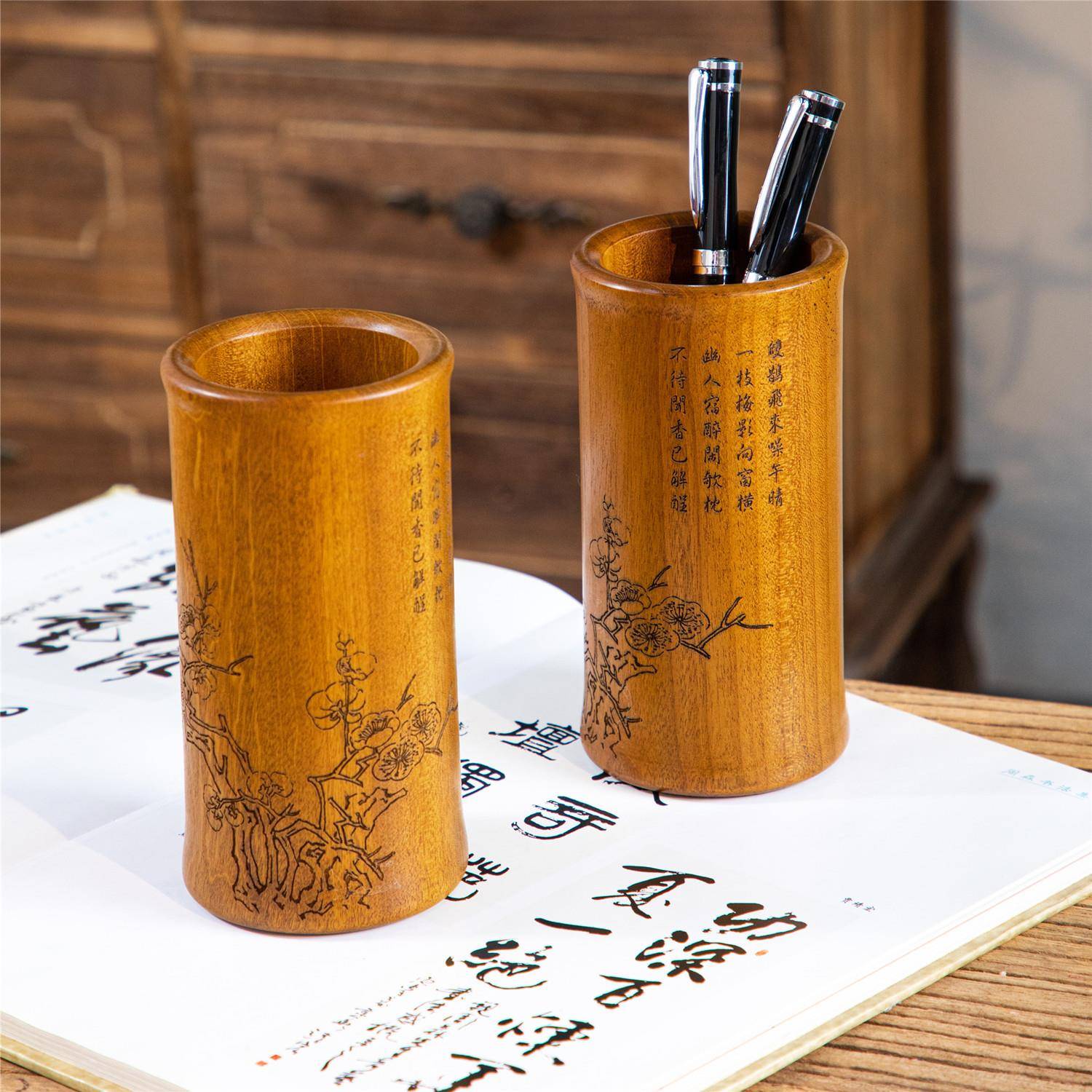 意中国风房四宝创时尚个性笔筒复古艺品工摆件文天然楠木雕花CAX