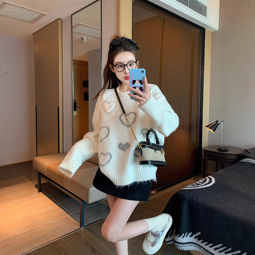 白色爱心圆领毛衣女2025新款秋冬加厚奶fufu毛绒绒套头打底针织衫