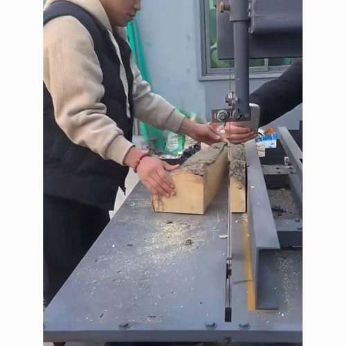 新开锯家用板改板沫切割方木圆泡MWH木分条推台锯电动立款式带锯