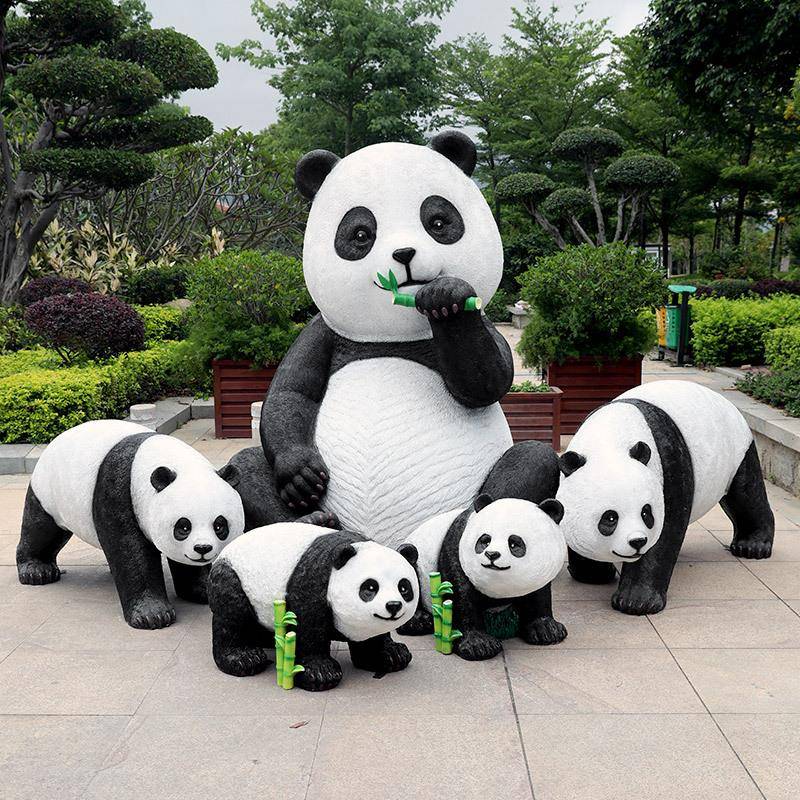 仿真特大号熊猫摆件户外玻璃钢动物雕塑园林景观广场公园绿地美陈