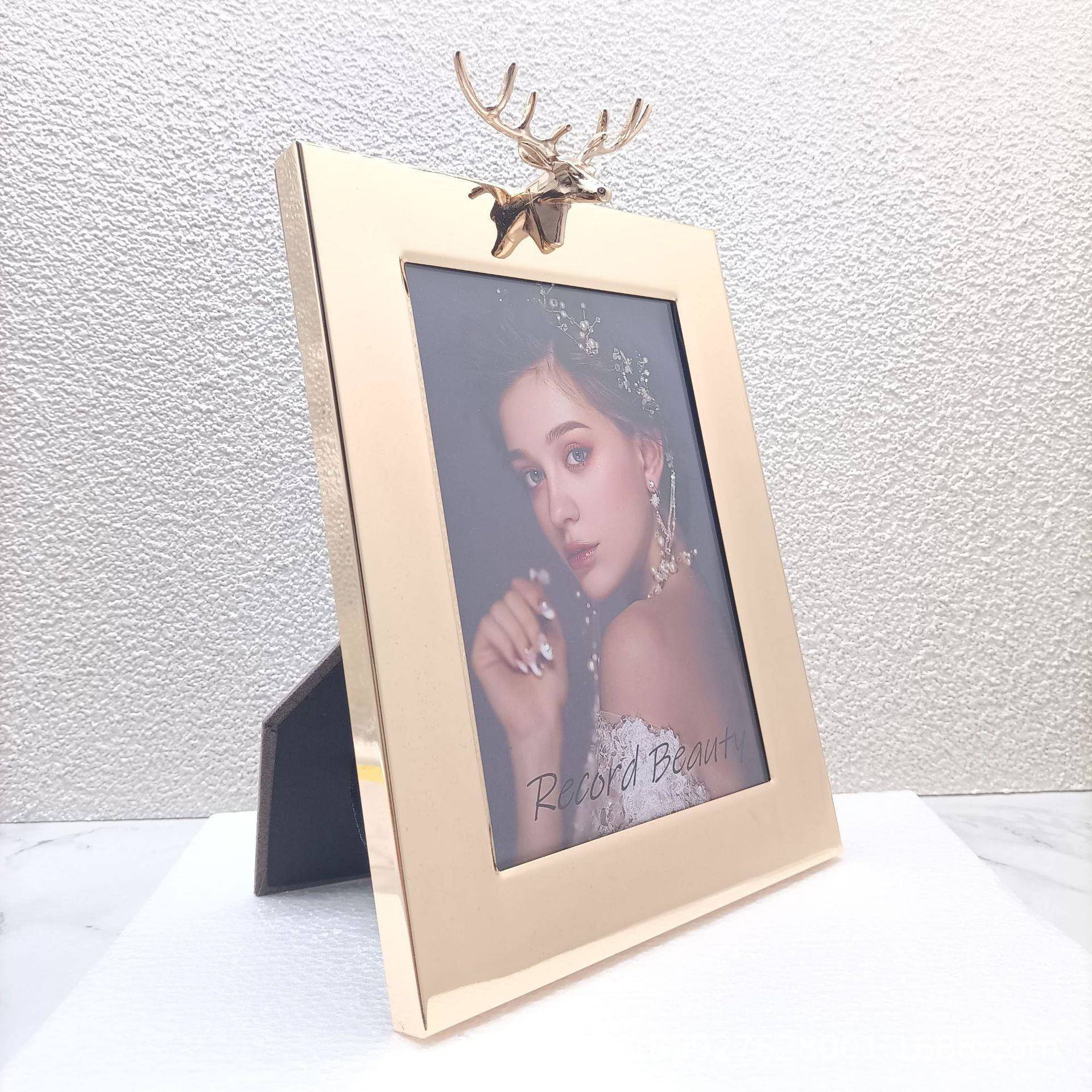 金色金属鹿头时尚金属相框，轻巧硬度高家庭摆件装饰相框