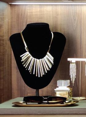 样板房衣服柜衣帽tb-61859衣饰品软装搭配套摆件展厅橙装间色收纳