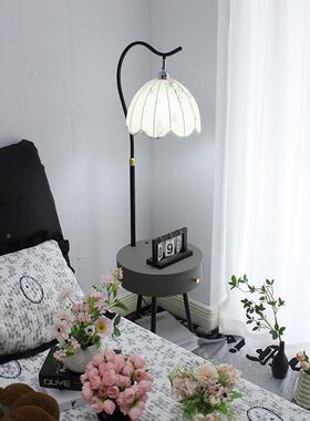 法式复古感卧室床头柜落地JPK灯台灯氛体围一装饰客厅置物架沙发