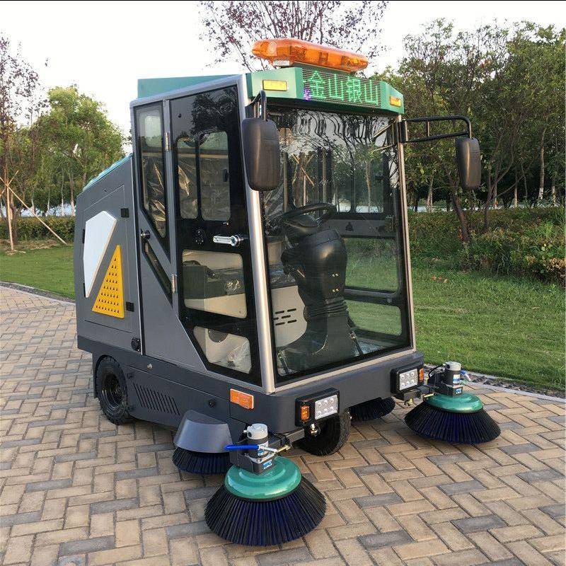 全封闭电动四轮扫地机驾驶式马路厂区高压清洗雾炮降尘清扫车