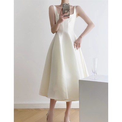 白色赫本风连衣裙女高级感外穿内搭打底收腰吊带裙法式礼服订婚裙