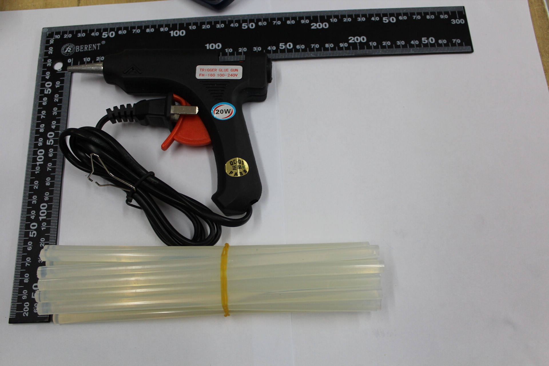 胶枪 胶条 20W 黑色 小胶枪 热熔胶枪 送胶条 热胶枪 送10根胶棒,电动车/配件/交通工具,热熔枪,淘宝优惠券,粉丝福利购,淘宝优惠卷