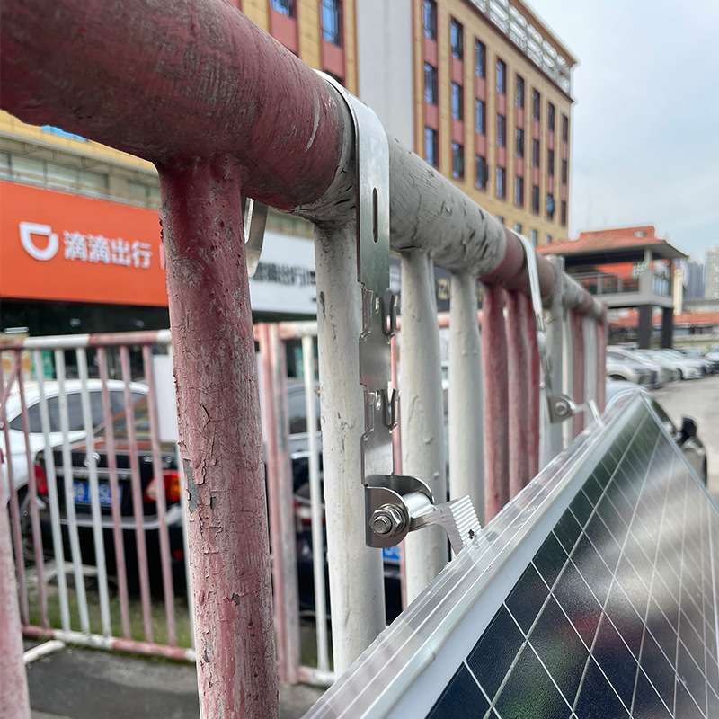 光伏阳台可调节支架阳台挂钩套装铝合金材质光伏板固定阳台支架图片