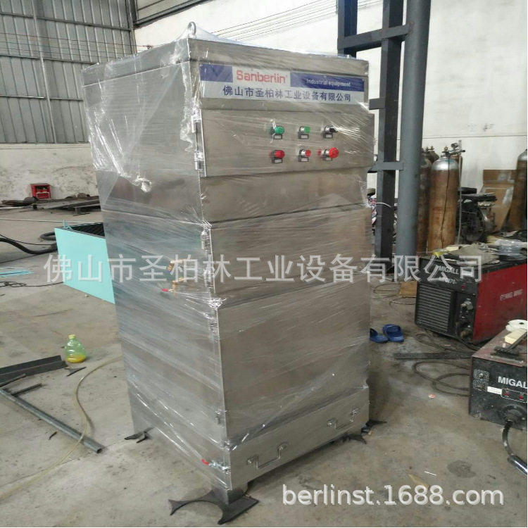 供应不锈钢5.5kw布袋除尘器