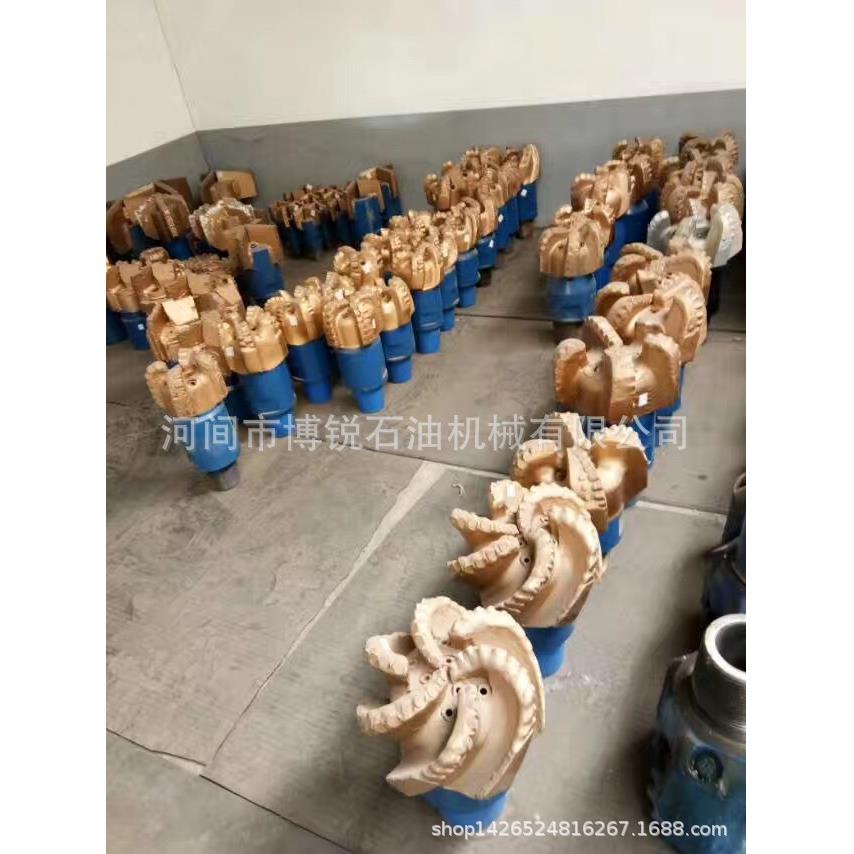 旋三挖81/2牙轮轮掌XNX片牙钻头