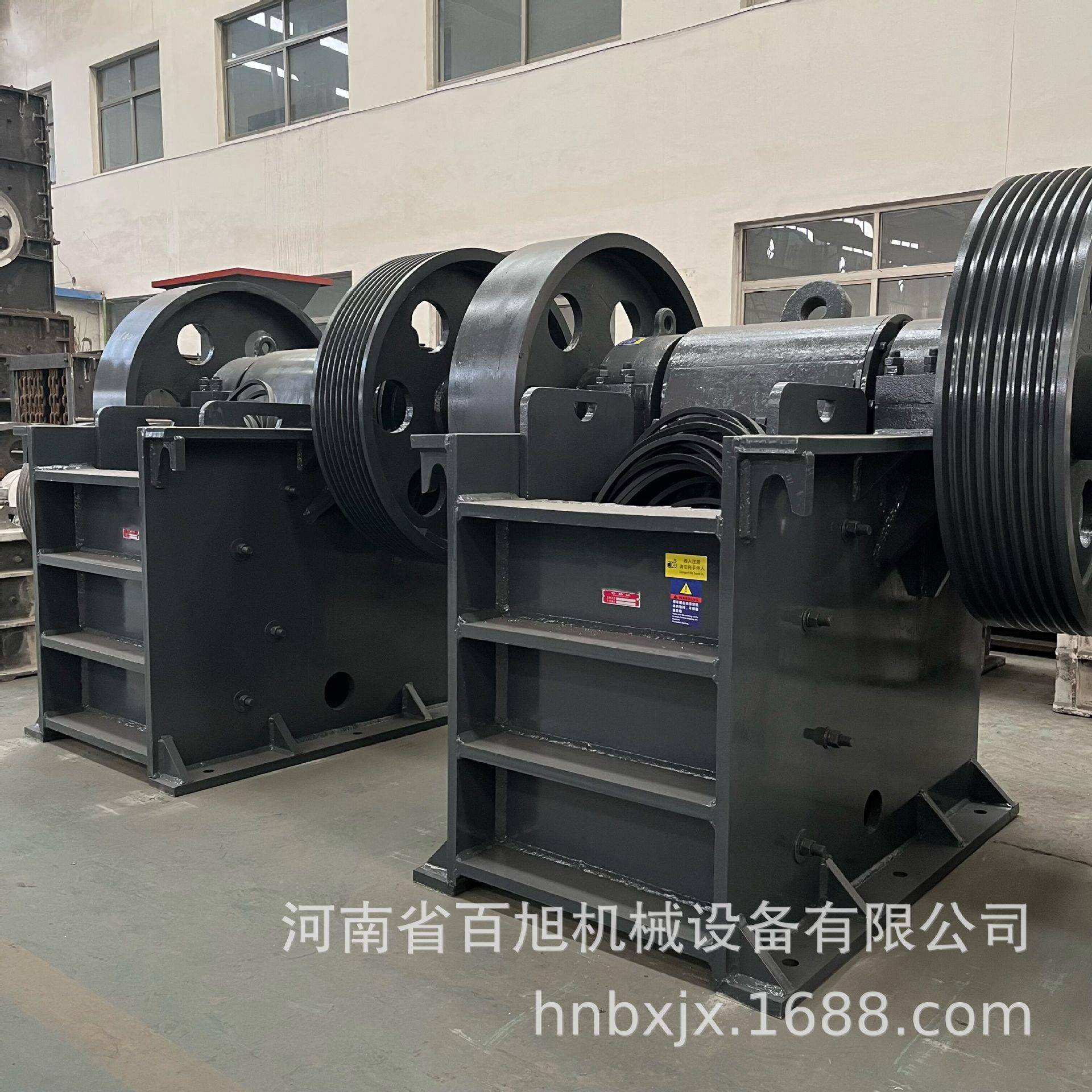 中小CZV鄂式破碎矿石子碎石型制机机油电双驱移动石灰石颚式破砂