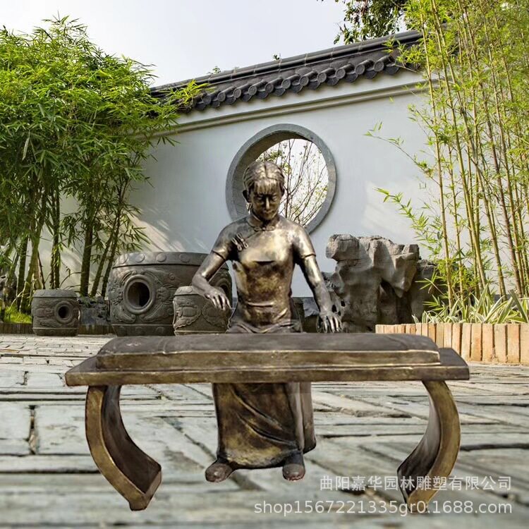 玻璃钢仿铜户外景观人物雕塑