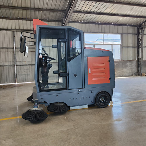 户外电动扫地车 驾驶式扫地机 小型吸尘清扫车 使用方便