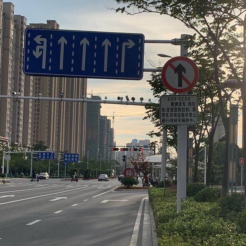 悬臂式铝制反光交通标识标牌 道路交通地标牌 路标指示牌定 制