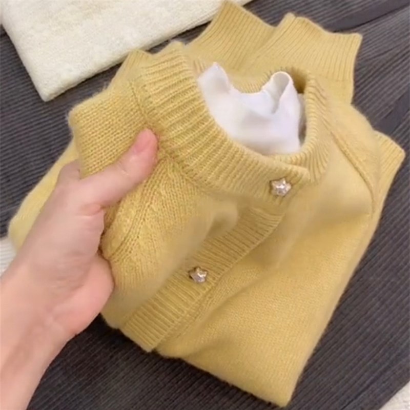 今年流行漂亮鹅黄色羊绒开衫女春秋季爆款宽松减龄超好看针织毛衣