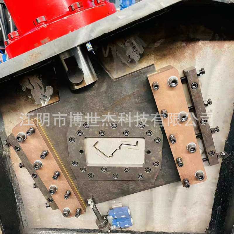 供应 设备钣金门框设计 彩钢房防盗门门框生产设备 冷弯成型机