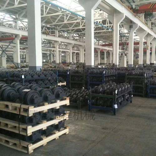 长期供应pc220-8支重轮四轮一带零售济宁慕宸