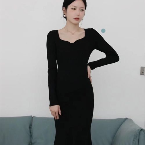 孕妇装秋冬季法式复古水滴领针织裙气质修身包臀过膝鱼尾连衣裙