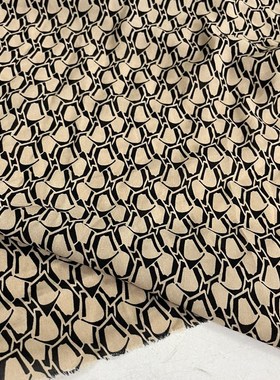 D844夏季黑底小几何印花雪纺布头 柔软垂坠透气连衣裙上衣diy面料