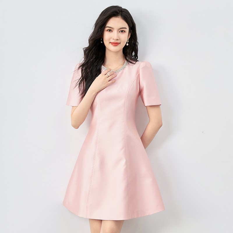 高级感重工钉钻连衣裙女小个子2025夏季新款气质遮肉显瘦短款裙子图片
