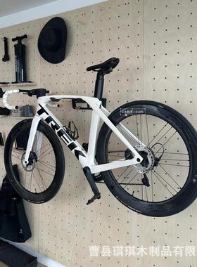 实木洞洞板墙面整板木海GOU洋板上关入户厨墙房收桦纳置物架书玄