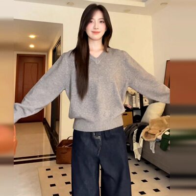 灰色v领毛衣秋冬2025新款