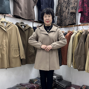 休闲连帽风衣外套女中长厚实50岁妈妈60奶奶装 新款 2023中老年秋季