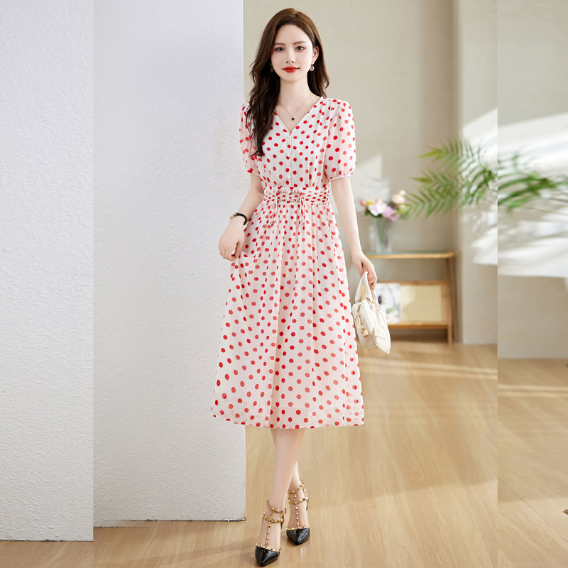 轻熟风圆点印花连衣裙女装2024夏季新款高级感遮肚减龄中长款裙子