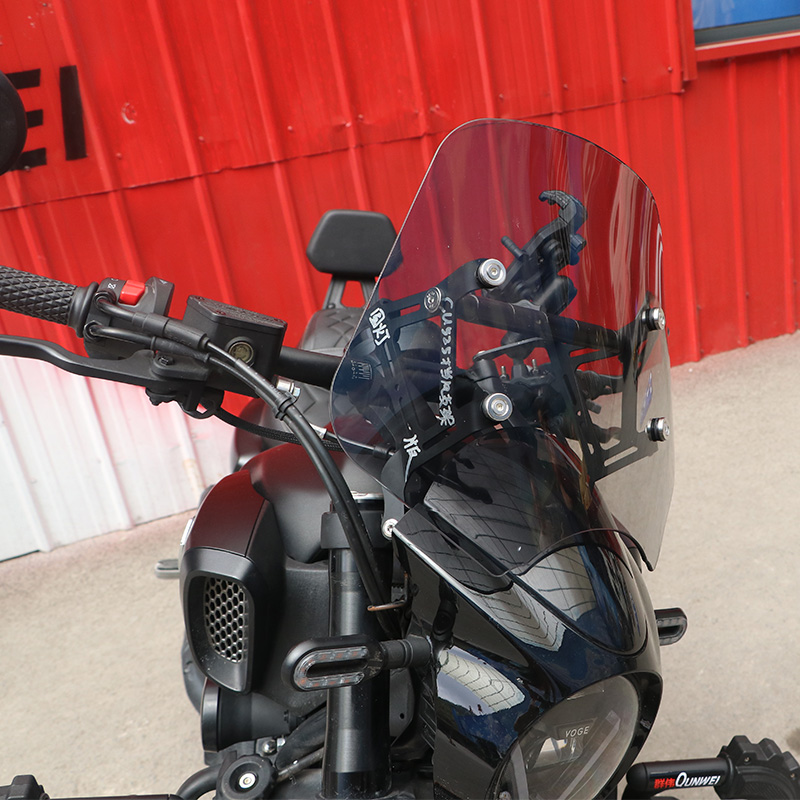 适用隆鑫a无极CU525前挡风板装饰小挡风玻璃导流罩护胸板风挡改装